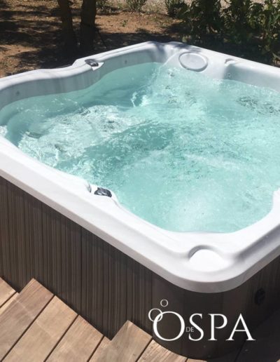 Réalisation OdeSpa : spa Jacuzzi® J-235 aux Baux-de-Provence (13)