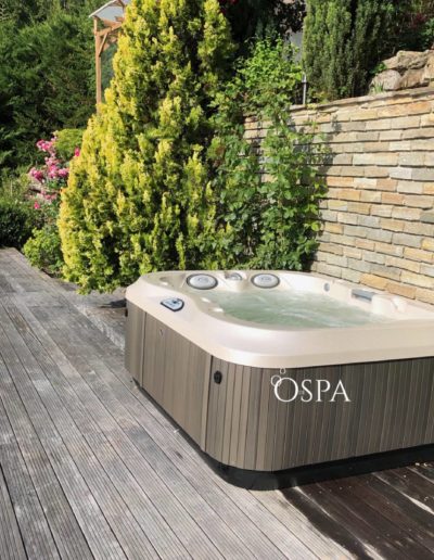 Réalisation OdeSpa : spa Jacuzzi® J-315 à Gap (05)