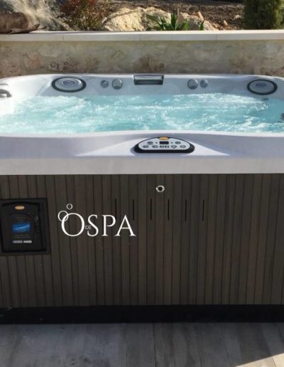 Réalisation OdeSpa : spa Jacuzzi® J-335 à Eyguieres (13)