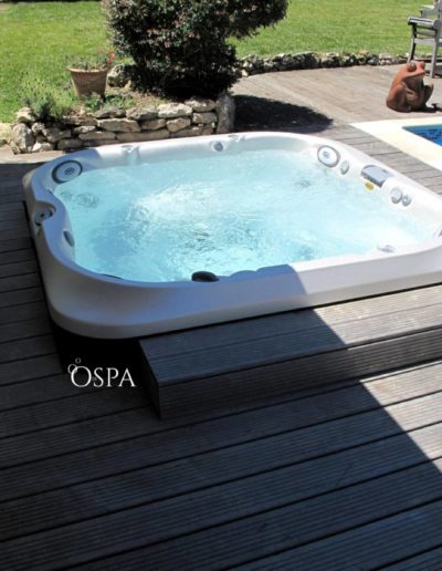 Réalisation OdeSpa : spa Jacuzzi® J-335 à Puyricard (13)