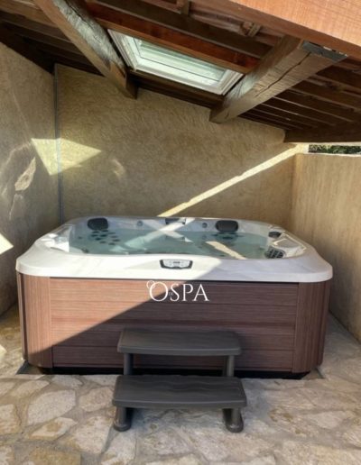 Réalisation OdeSpa : spa Jacuzzi® J-355 à Marseille (13)