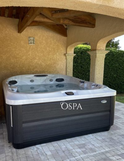 Réalisation OdeSpa : spa Jacuzzi® J-475 à Aix-en-Provence (13)