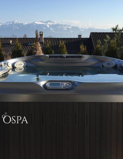 Réalisation OdeSpa : spa Jacuzzi® J-480 à Briançon (05)