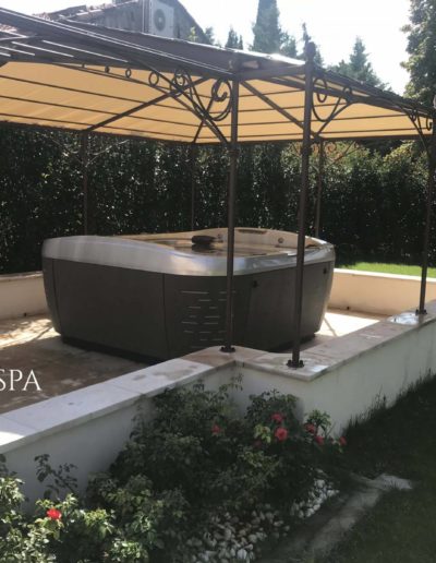 Réalisation OdeSpa : spa Jacuzzi® J-575 à Eyguieres (13)