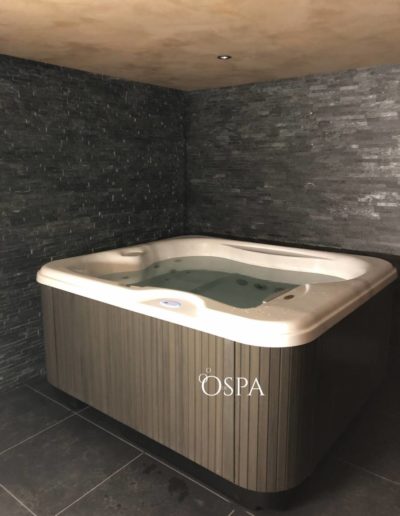 Réalisation OdeSpa : spa Jacuzzi® Lodge à Serre-Chevalier (05)